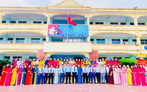TRƯỜNG TIỂU HỌC KỲ PHƯƠNG LONG TRỌNG TỔ CHỨC HỘI      NGHỊ VIÊN CHỨC, NGƯỜI LAO ĐỘNG NĂM HỌC 2025 – 2026